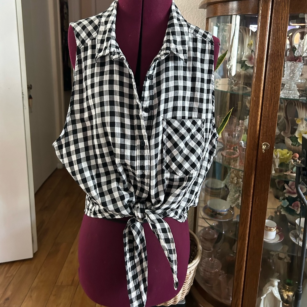 Divided Black & White Sleeveless Top - Picture 2 of 4